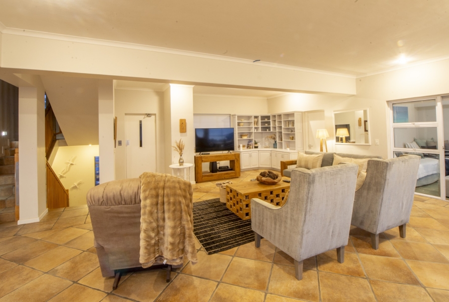 9 Bedroom Property for Sale in Poortjies Western Cape
